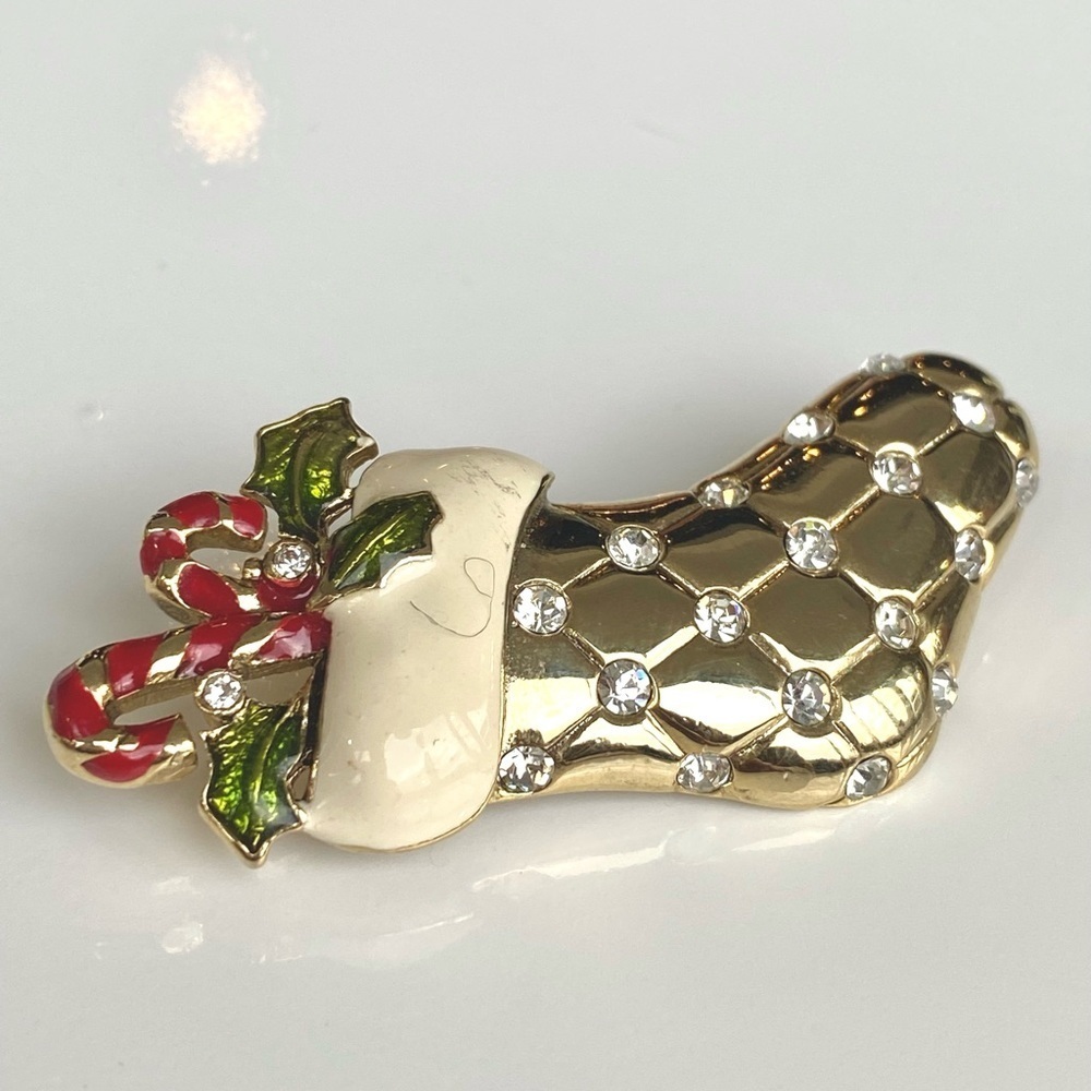 Vintage Rhinestone & Enamel Christmas Stocking Brooch Pin - Picture 4 of 6